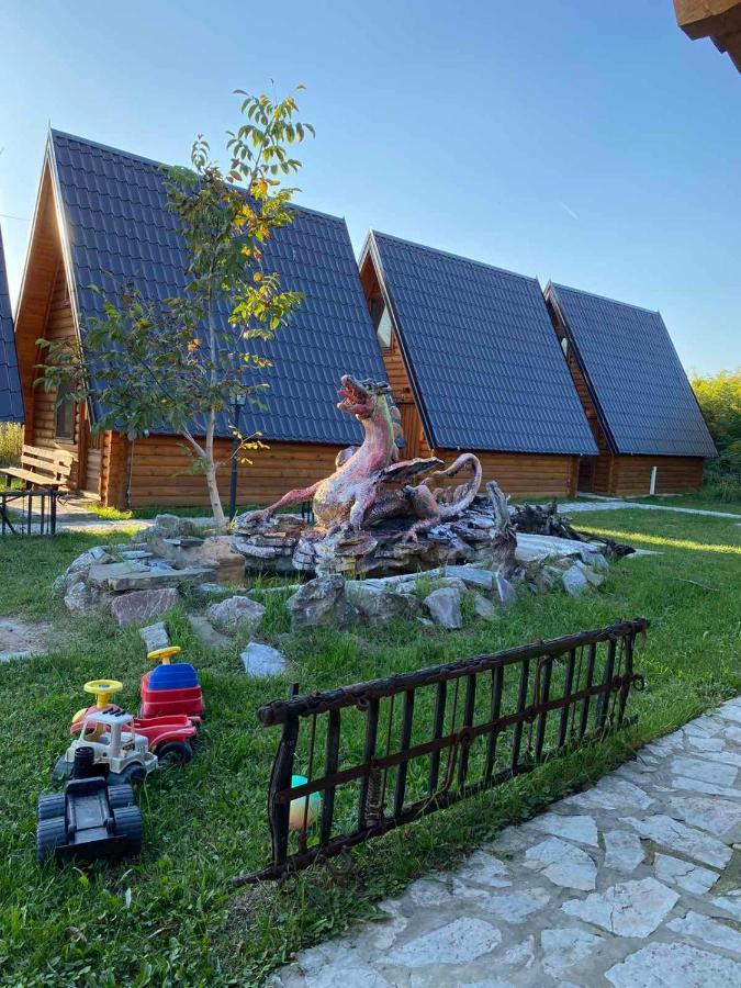 Lolini Bungalovi Нови Сад Екстериор снимка