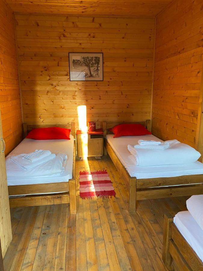 Lolini Bungalovi Нови Сад Екстериор снимка