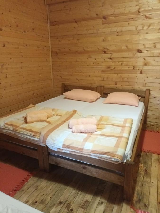 Lolini Bungalovi Нови Сад Екстериор снимка