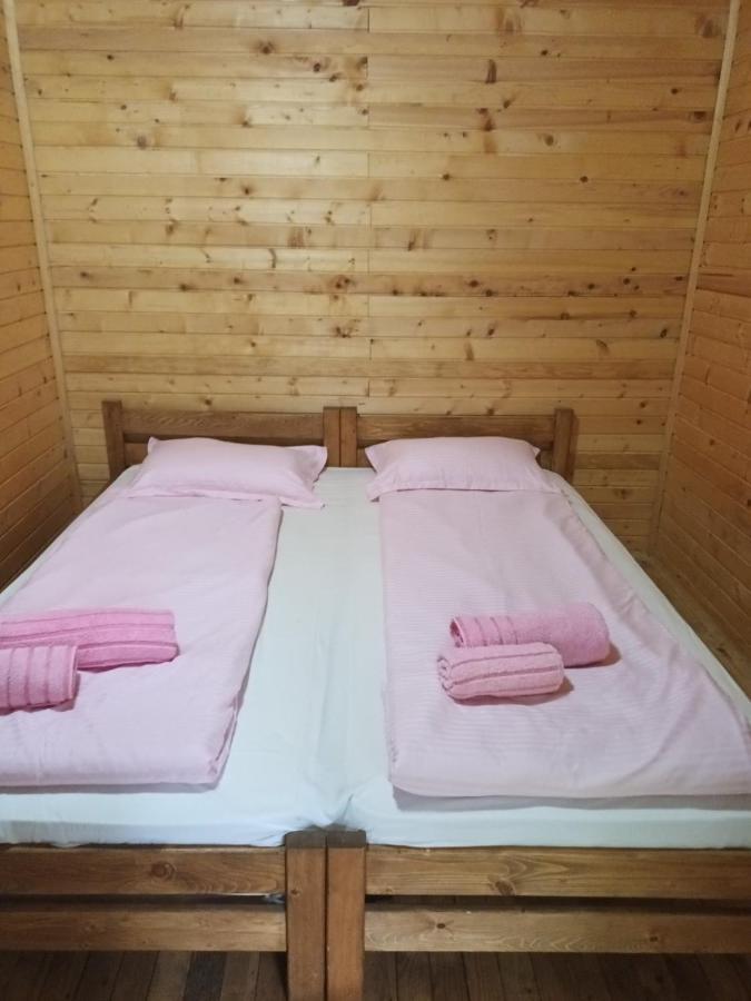 Lolini Bungalovi Нови Сад Екстериор снимка