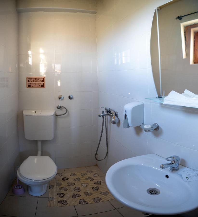 Lolini Bungalovi Нови Сад Екстериор снимка
